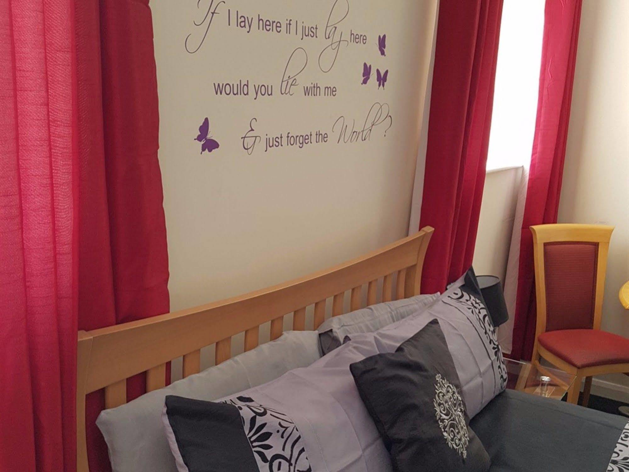 The Goodlife Guesthouse Гарвіч Екстер'єр фото